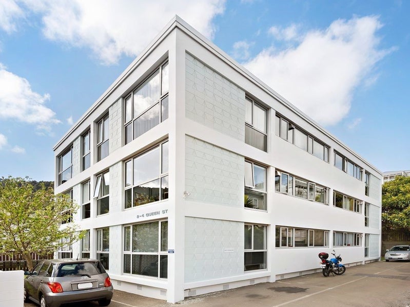 5/4 Queen Street, Mount Victoria, Wellington - Carousel 1