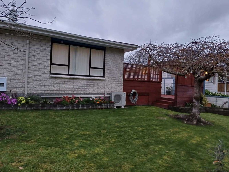 42 Hartford Crescent, Totara Park, Upper Hutt - Carousel 1