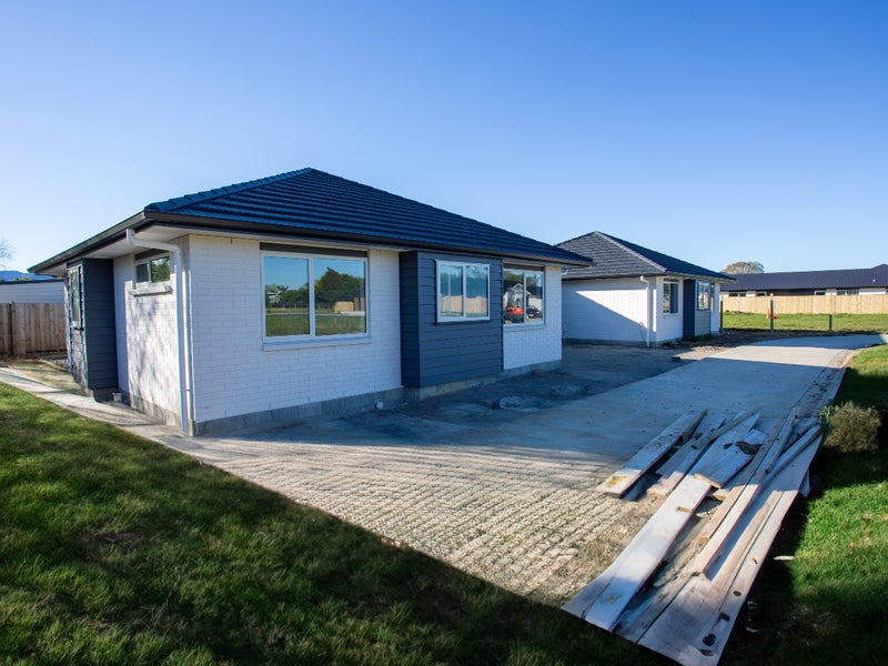 10A Van Baarle Close, Carterton, Carterton - Carousel 1