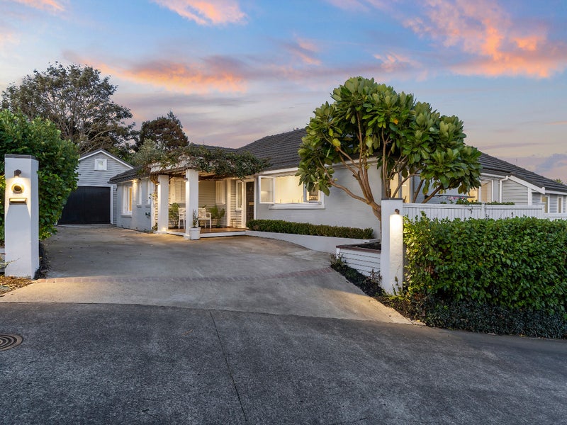 18B PATONS ROAD, Howick, Auckland - Carousel 1