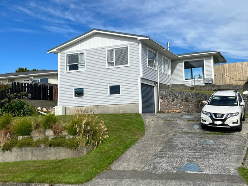 4 Archbold Street, Newlands, Wellington - Carousel 1