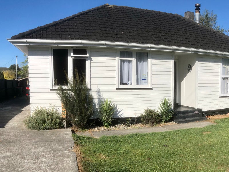 37 Railway Road, Bunnythorpe, Palmerston North - Carousel 1