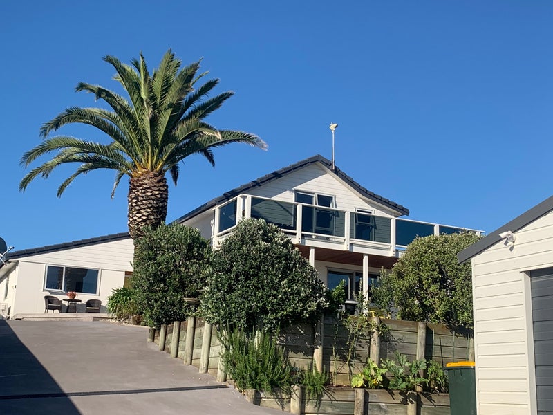 15 Takitimu Street, Waitarere Beach, Levin - Carousel 1