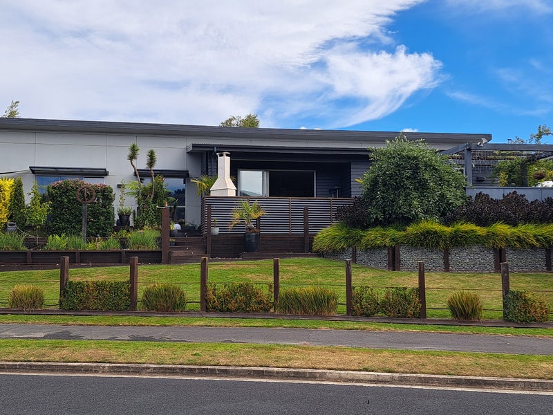 24 Grandvista Drive, Green Island, Dunedin - Carousel 1