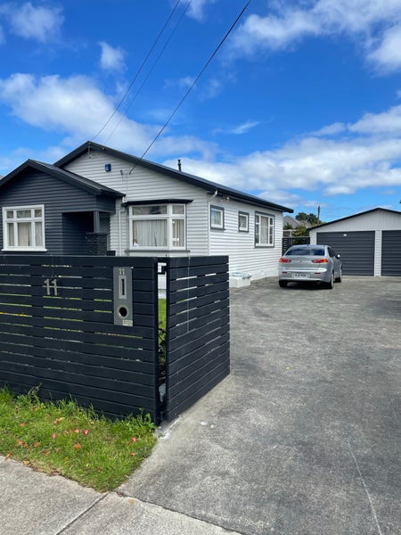 11 Fuller Grove, Woburn, Lower Hutt - Carousel 1