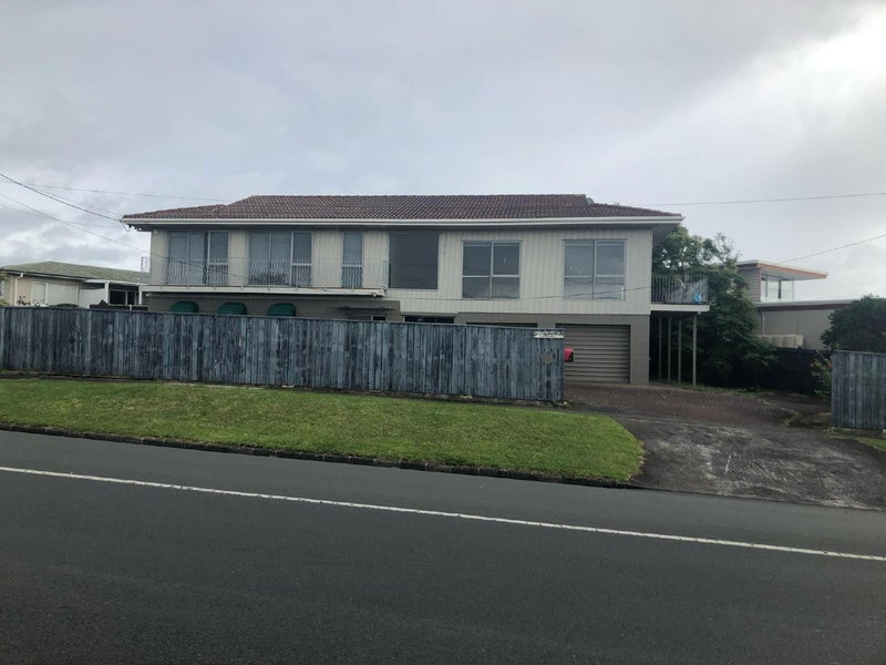 320 Beach Road, Campbells Bay, Auckland - Carousel 1