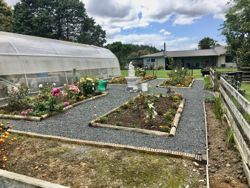 1090 Old North ROAD, Waimuku - Carousel 1