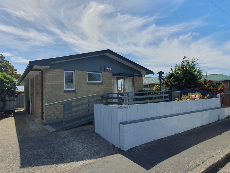 17B Ruskin Terrace, Caversham, Dunedin - Carousel 1