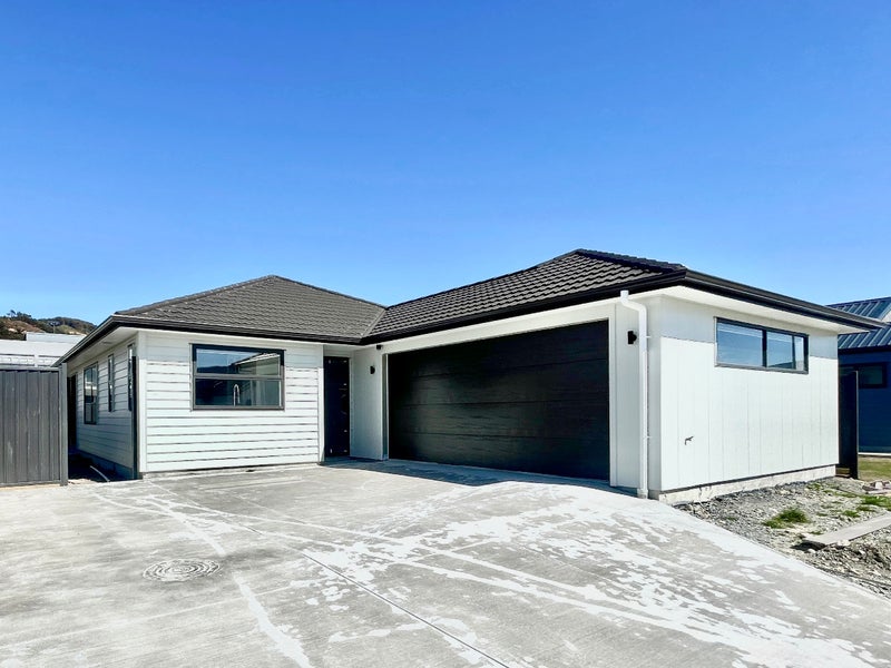 27 Cynisca Crescent, Wallaceville, Upper Hutt - Carousel 1