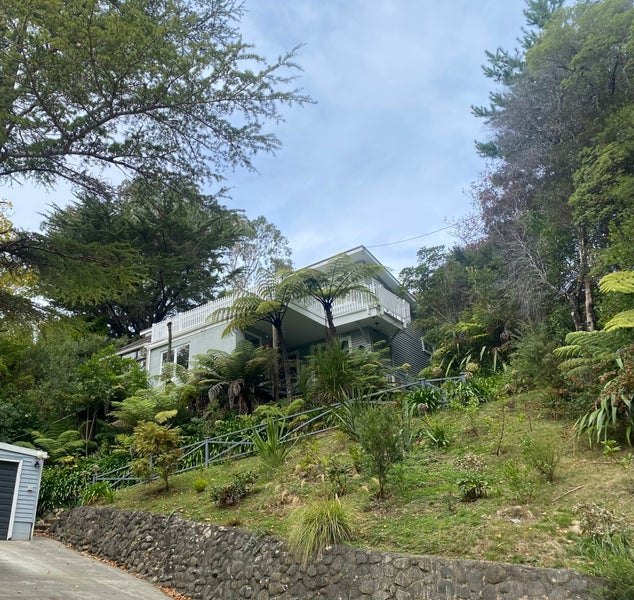 17 Wyndham Road, Pinehaven, Upper Hutt - Carousel 1