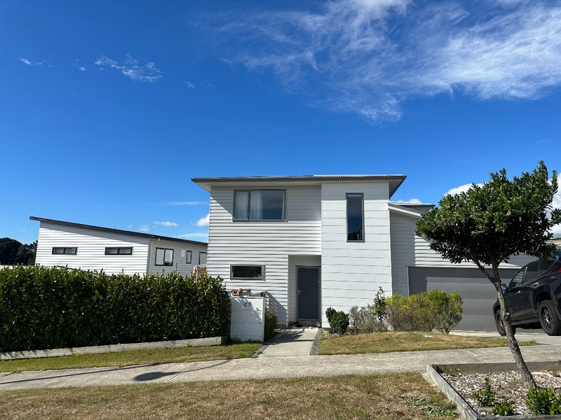 21 Ken Douglas Drive, Aotea, Porirua - Carousel 1