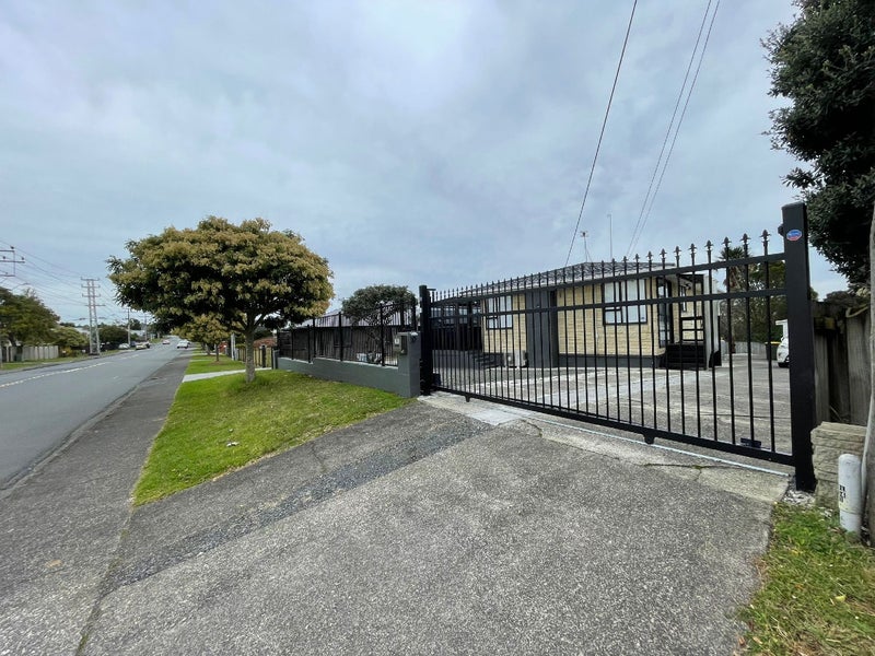 70 Hepburn Road, Glendene, Auckland - Carousel 1