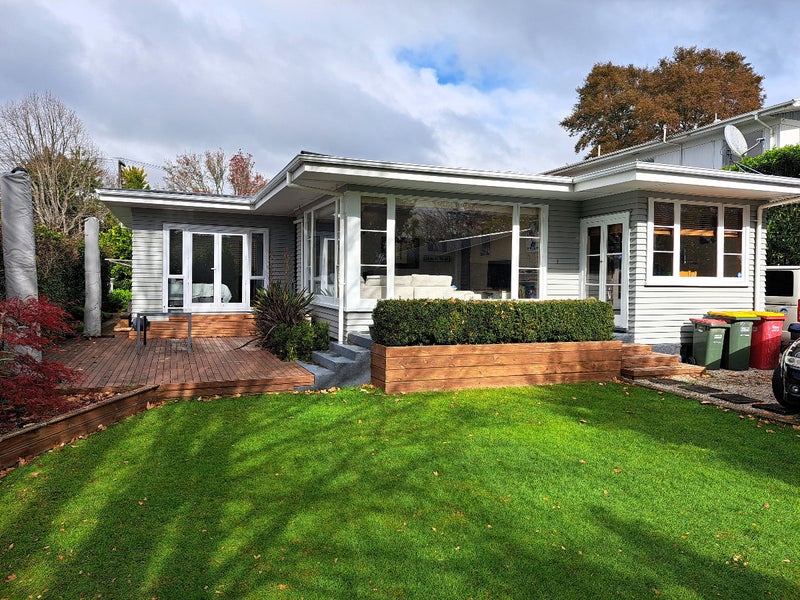 11 Sillary Street, Hamilton East, Hamilton - Carousel 1