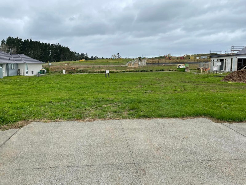 102 Metoriti Crescent, Karaka, Papakura - Carousel 1