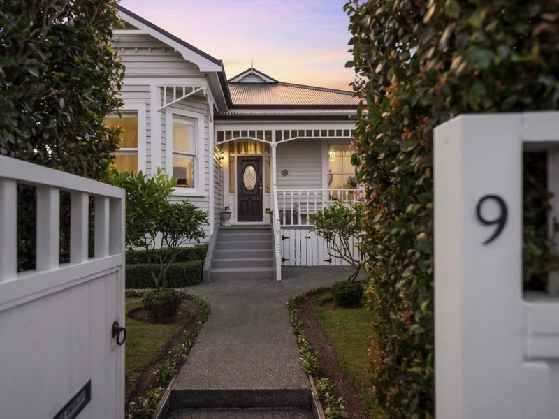 9 Tui Glen Road, Birkenhead, Auckland - Carousel 1