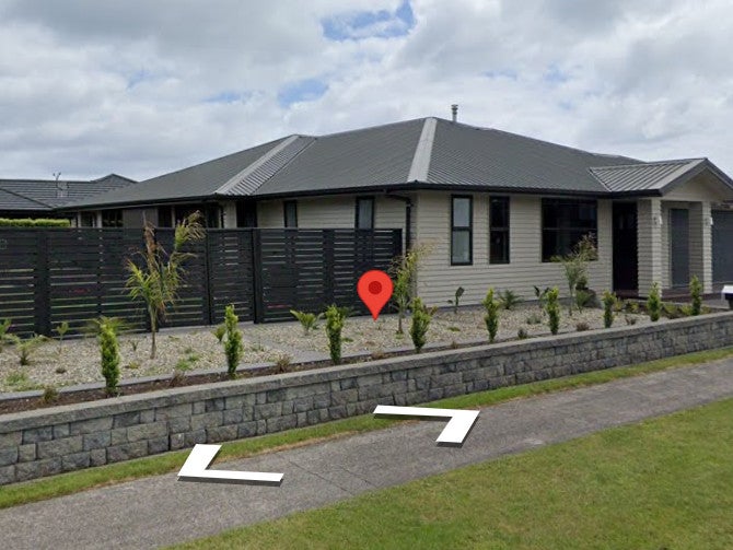 9 St Andrews Parkway, Waiwhakaiho, New Plymouth - Carousel 1