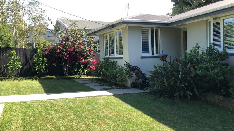 6 Park Avenue, Northcote, Auckland - Carousel 1