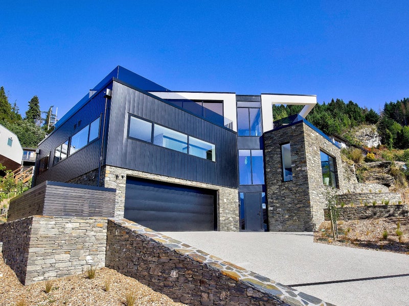 1 Olivers Place, Queenstown, Queenstown - Carousel 1