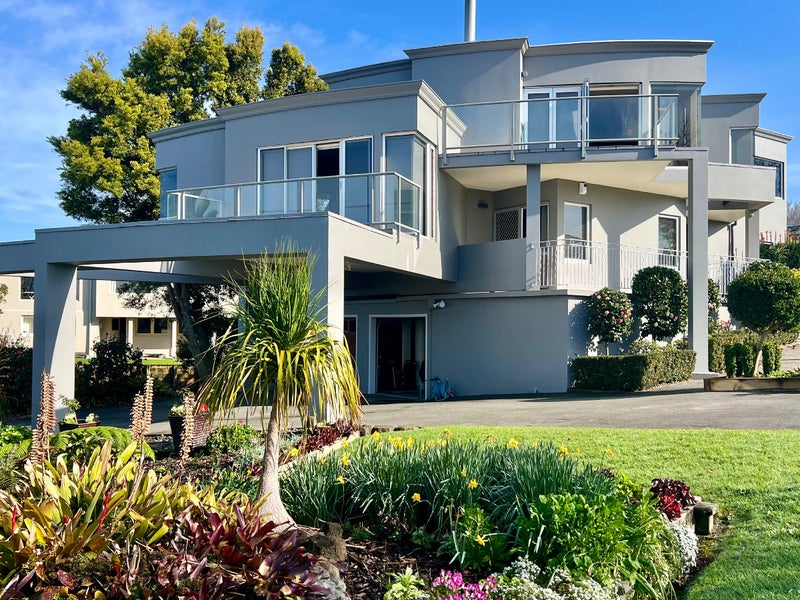7 Tainui Road, Cockle Bay, Auckland - Carousel 1