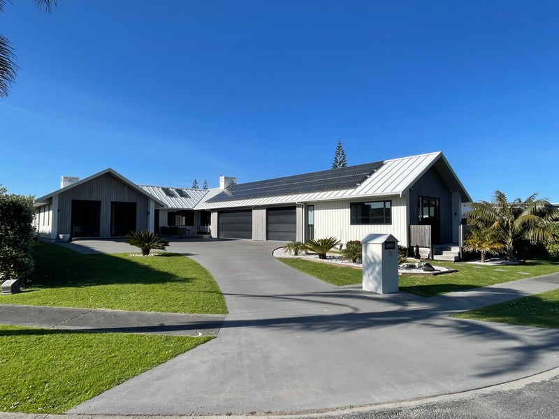 13 Beach Cove, Wainui, Gisborne - Carousel 1