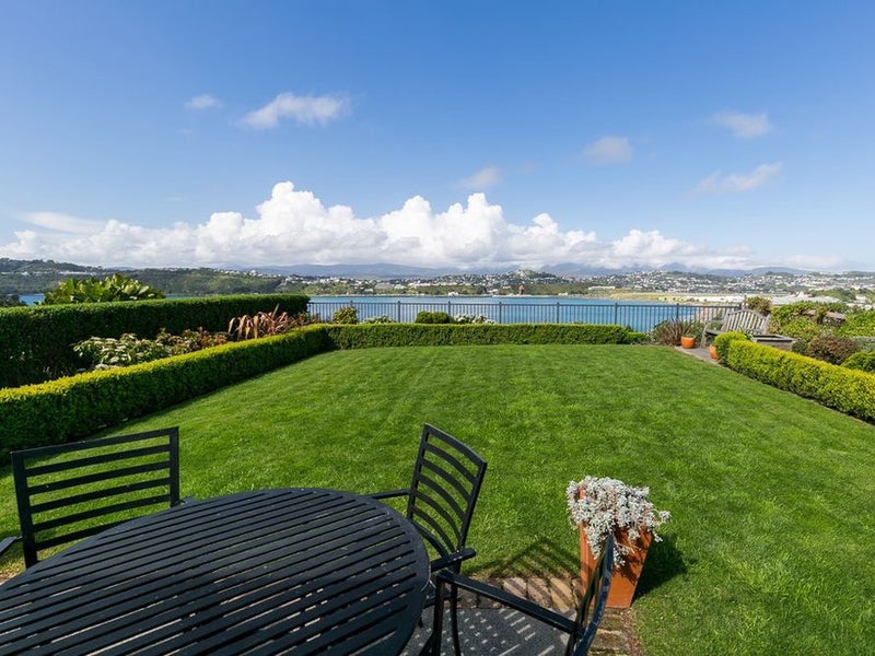 129 Overtoun Terrace, Hataitai, Wellington - Carousel 1