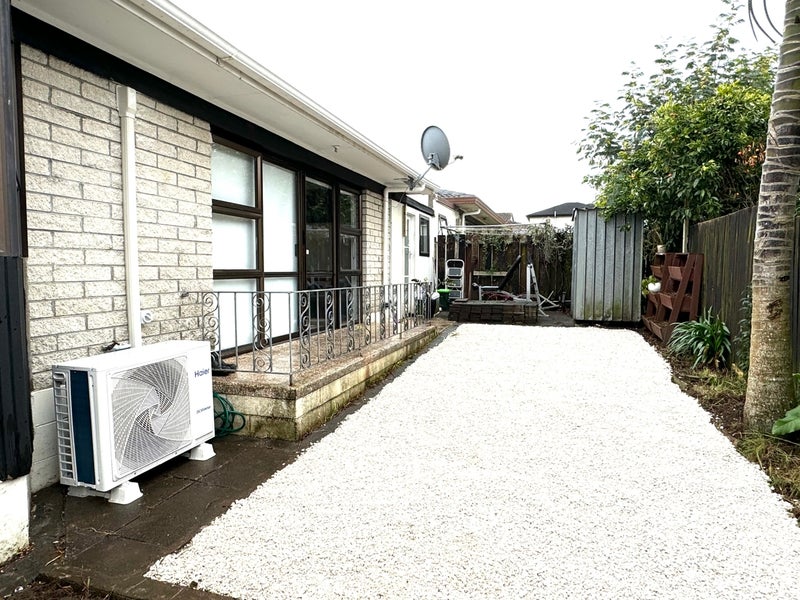 2/64 Birdwood Avenue, Papatoetoe, Auckland - Carousel 1