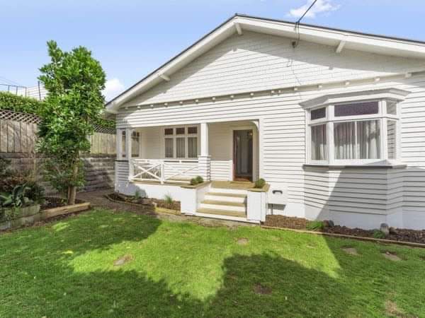 6 Ngaio STreet, Strandon, New Plymouth - Carousel 1