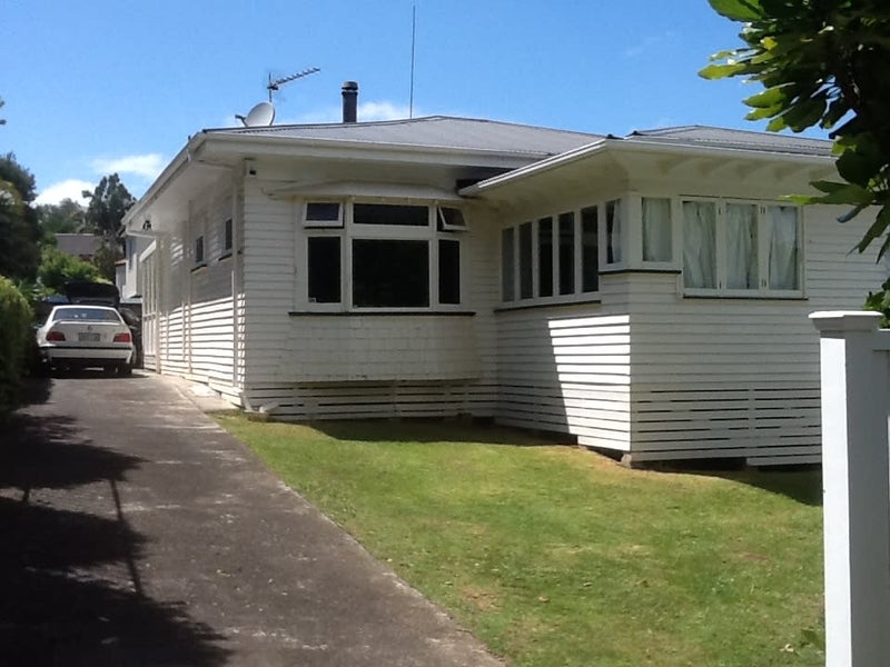 15 Epworth Avenue, Royal Oak, Auckland - Carousel 1