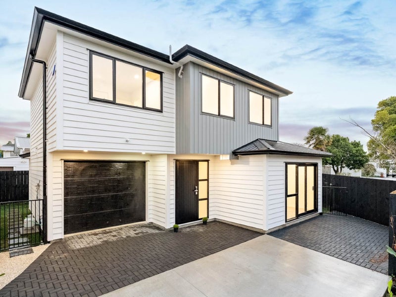 96B Roberts Road, Te Atatu South, Auckland - Carousel 1