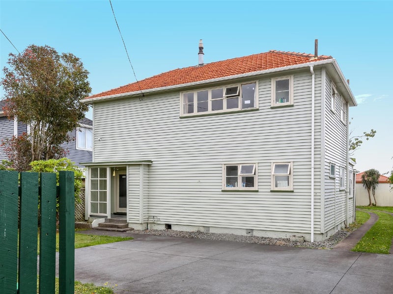 14 Maranui Street, Welbourn, New Plymouth - Carousel 1