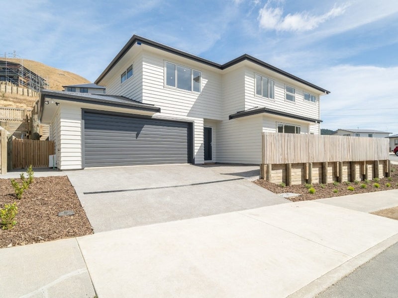 47 Stockport Grove, Churton Park, Wellington - Carousel 1