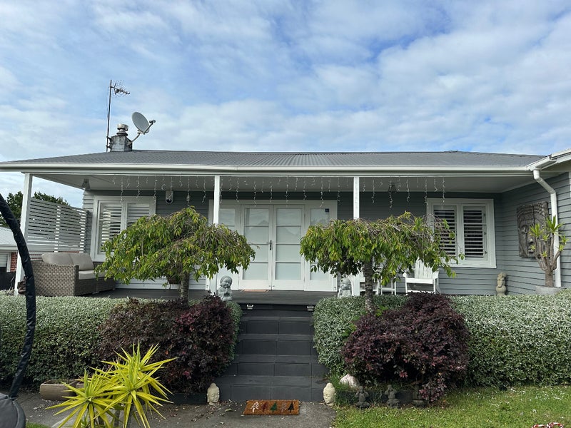 49 Castledine Crescent, Glen Innes, Auckland - Carousel 1