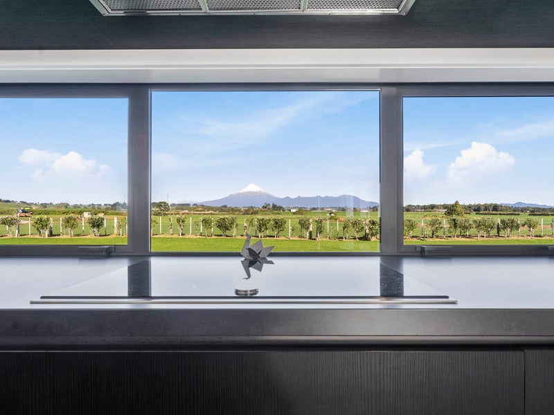 130 Manutahi Road, Tarurutangi, New Plymouth - Carousel 1