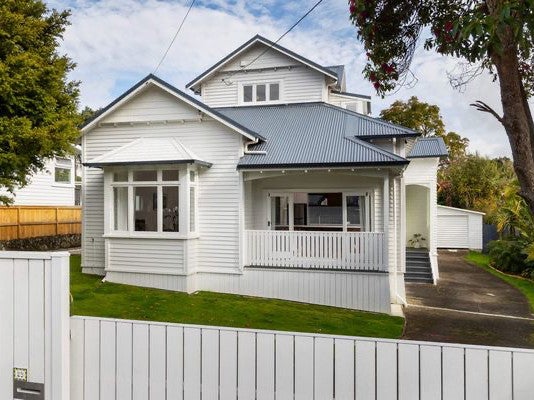 29 Mount Albert Road, Mount Albert, Auckland - Carousel 1