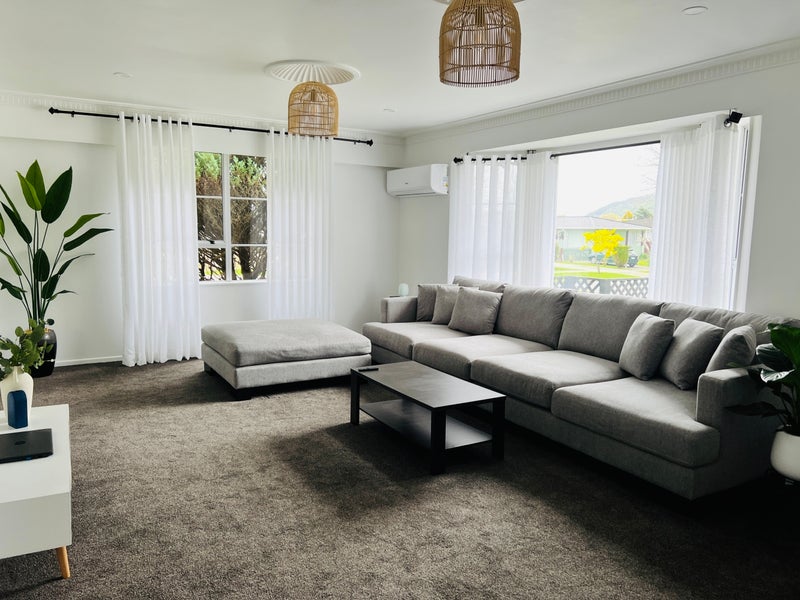 124 California Drive, Totara Park, Upper Hutt - Carousel 1