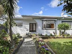 44 Tamaki Avenue, Otahuhu, Auckland - Carousel 1