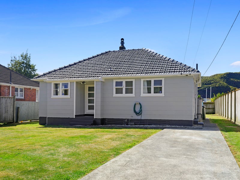 9 Farmer Crescent, Taita, Lower Hutt - Carousel 1