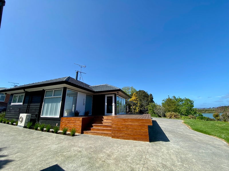 33B Estuary Road, Weymouth, Auckland - Carousel 1