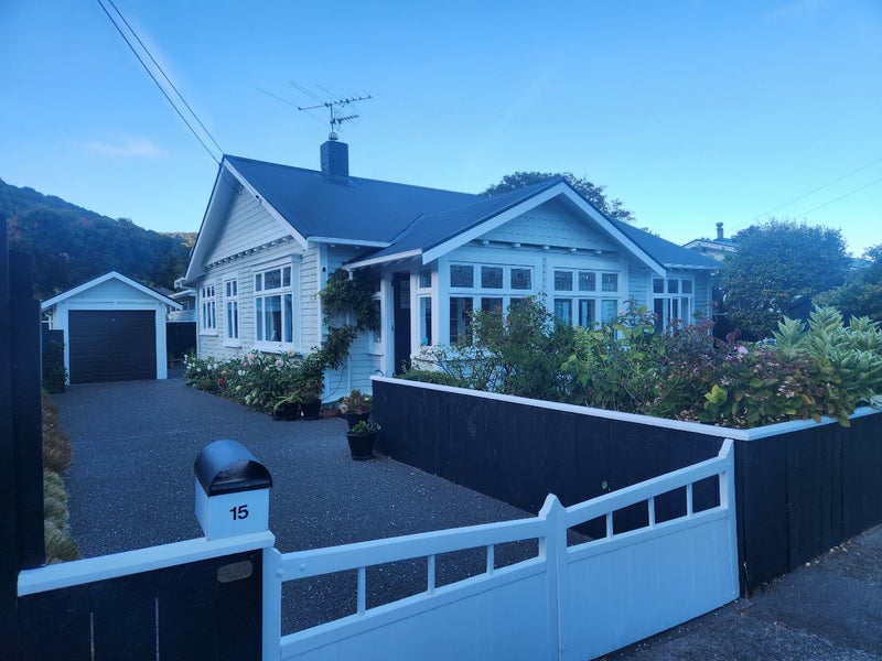 15 Karamu Street, Eastbourne, Lower Hutt - Carousel 1