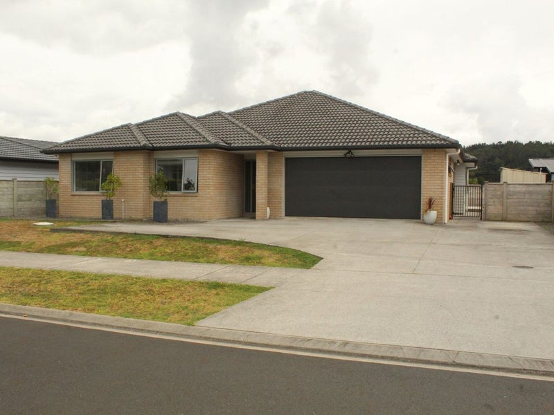 15 Raymond Grace Avenue, Huapai, Kumeu - Carousel 1