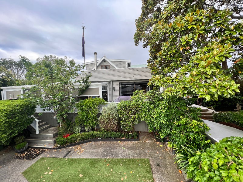 12 Hanlon Crescent, Narrow Neck, Auckland - Carousel 1