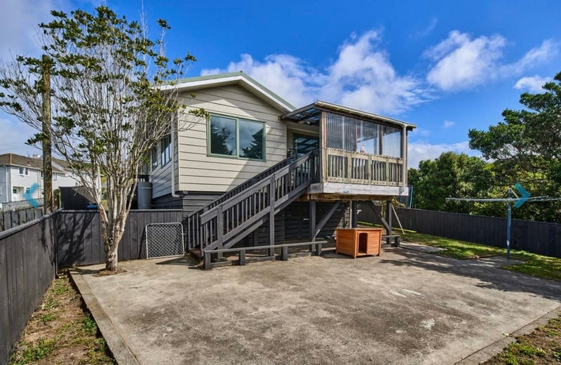 123 Bedford Street, Cannons Creek, Porirua - Carousel 1