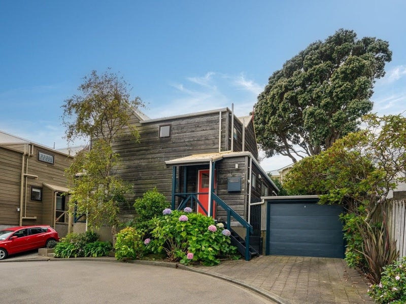 4/85 Elizabeth Street, Mount Victoria, Wellington - Carousel 1