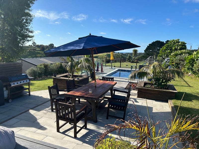 8 Byron Place, Whalers Gate, New Plymouth - Carousel 1