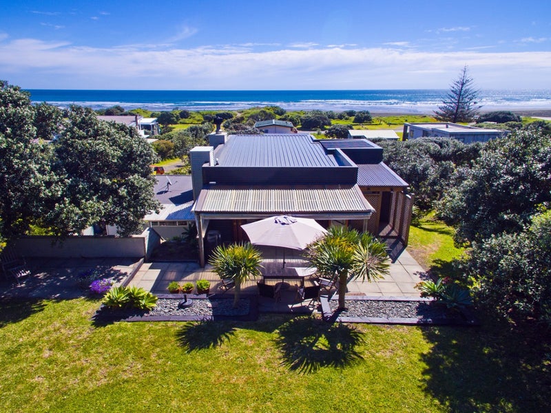 113 Marine Parade North, Piha - Carousel 1