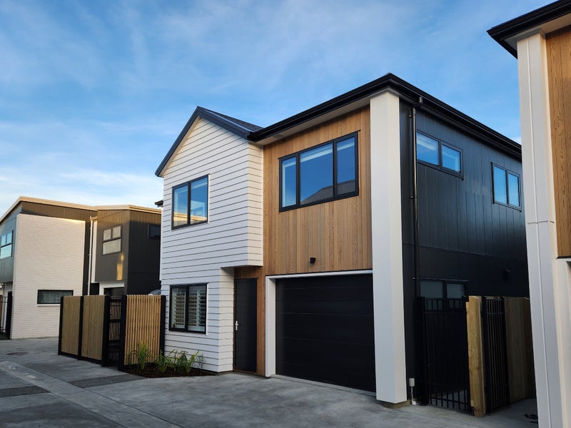 82B Gibbons Street, Ebdentown, Upper Hutt - Carousel 1