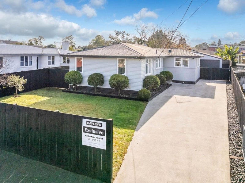 34 Yvonne Street, Melville, Hamilton - Carousel 1