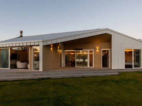 9 Beach Road, Plimmerton, Porirua - Carousel 1