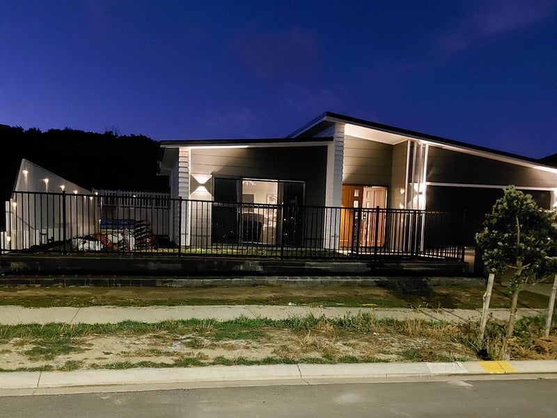 201 John Burke Drive, Aotea, Porirua - Carousel 1