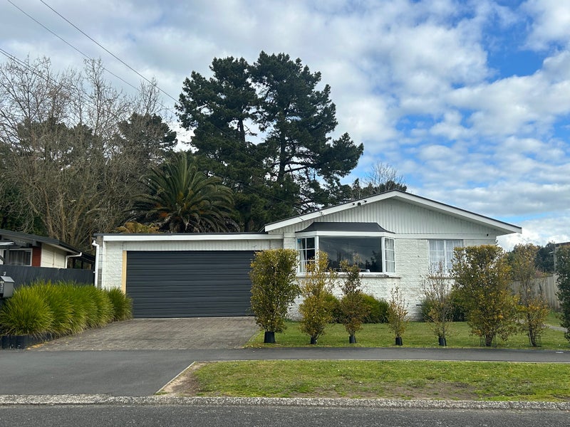 37 Fitzroy Avenue, Fitzroy, Hamilton - Carousel 1